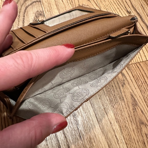 Michael Kors Trifold Wallet - Picture 4 of 13